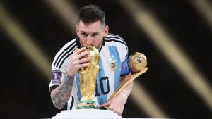 Bộ sưu tập danh hiệu của Messi làm lu mờ mọi huyền thoại