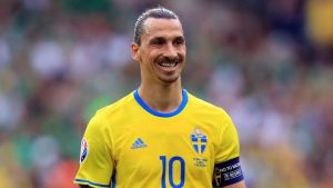 Cầu thủ Ibrahimović - Huyền thoại sống mãi trong tâm tri NHM