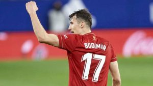 Tiền đạo Osasuna nổi bật với những ngôi sao hàng đầu