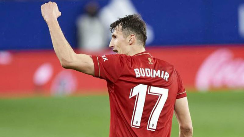 Tiền đạo Osasuna nổi bật với những ngôi sao hàng đầu
