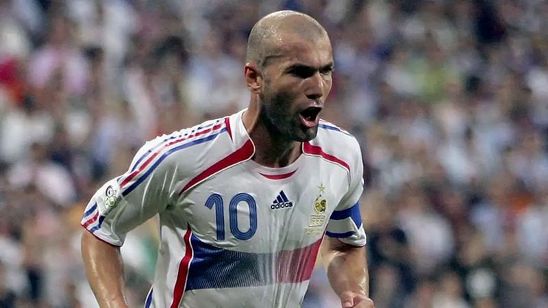 Cầu thủ Zinédine Zidane: Huyền thoại vĩ đại và đầy xuất sắc