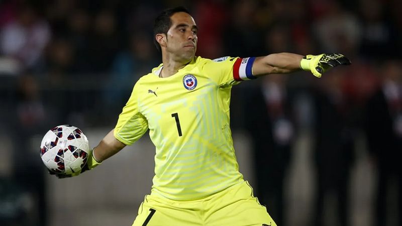 Thủ môn Claudio Bravo: Thủ thành xuất sắc của Chile