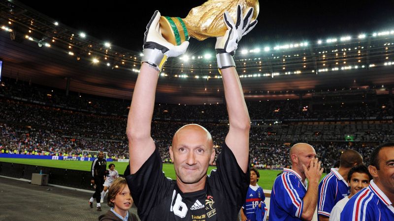 Thủ môn Fabien Barthez: Người gác đền huyền thoại